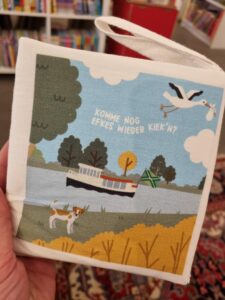 Welkom in de Achterhoek lief kleintje (stoffen knisperboekje) - Afbeelding 4