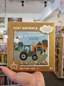 Welkom in de Achterhoek lief kleintje (stoffen knisperboekje) - Afbeelding 2