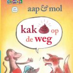 aap en mol. kak op de weg